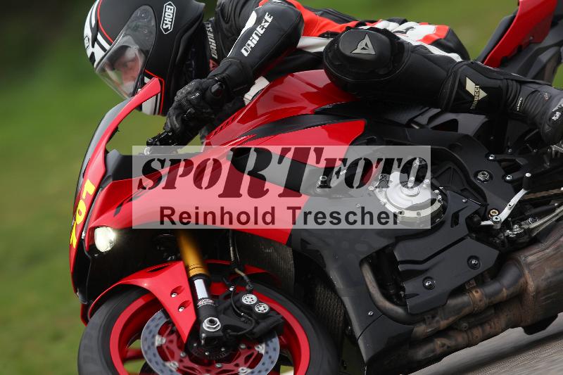 /Archiv-2022/68 13.10.2022 Speer Racing ADR/Freies Fahren rot und gelb/701